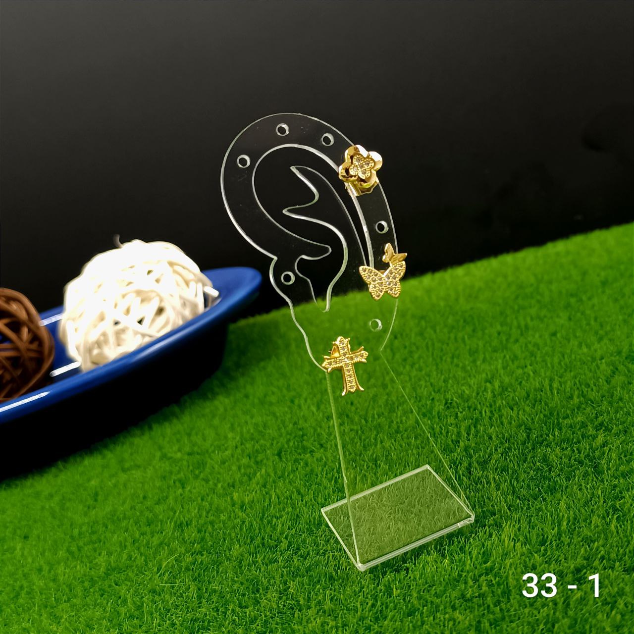 EXHIBIDOR N°33